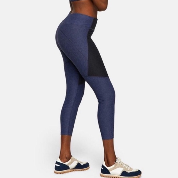 Outdoor Voices 3/4 Two-Tone Leggings - Picture 3 of 12